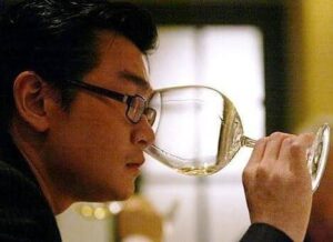 O golpista dos vinhos milionários