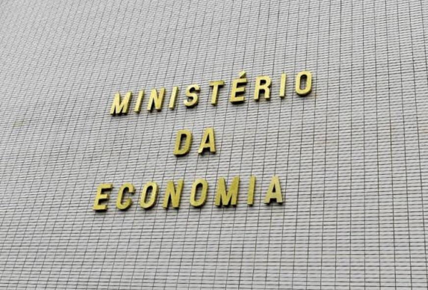 Governo melhora previsão de queda da economia