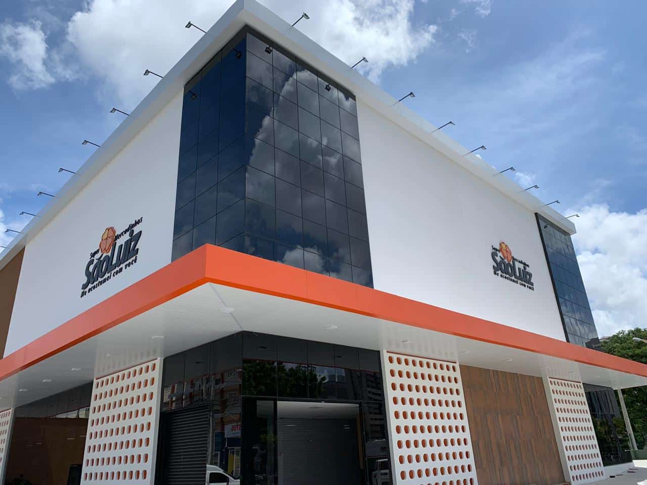 Mercadinhos São Luiz inaugura 22ª loja na Avenida Júlio Ventura
