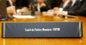 as projeções de inflação do Copom situam-se em torno de 3,6% para 2021 e 3,4% para 2022