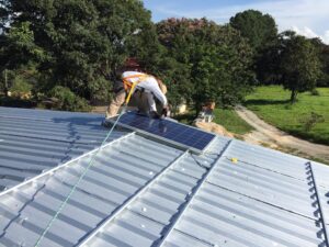 A criação da lei, vai trazer mais segurança jurídica ao setor e deve acelerar os investimentos em novos projetos fotovoltaicos em residências e empresas no País.
