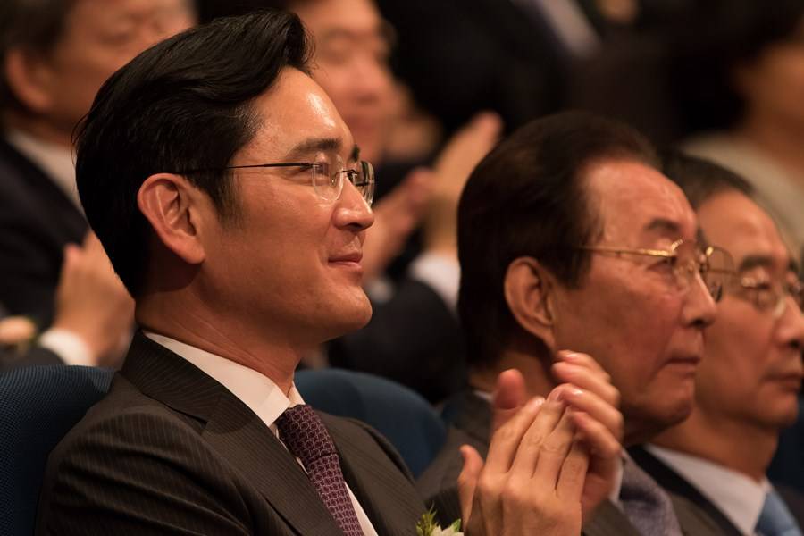Herdeiro da Samsung é condenado por corrupção em Seul