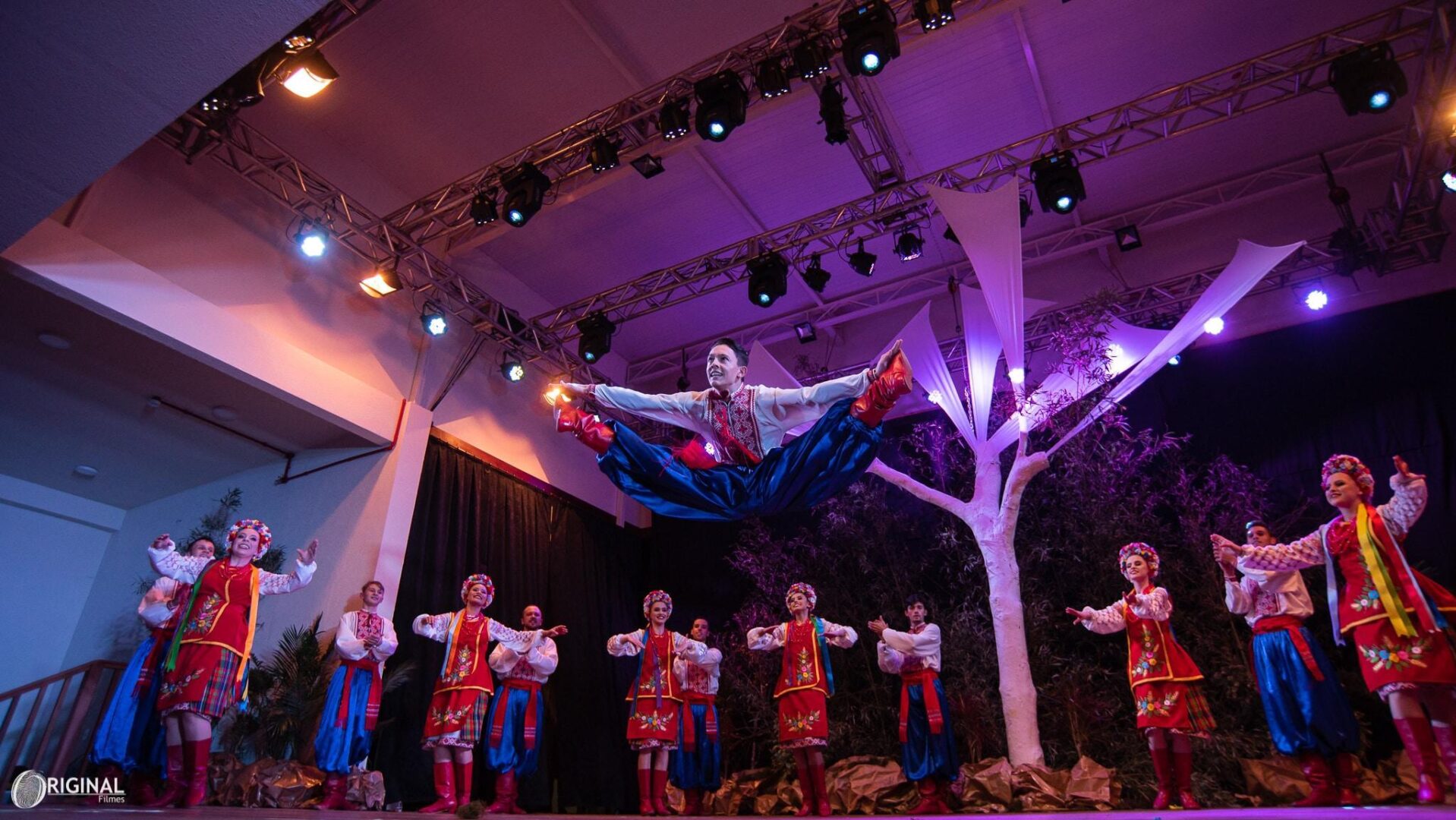Dentro da programação, além das apresentações artísticas dos grupos, diversas atividades culturais, de formação e trocas de saberes integram as ações do Festival