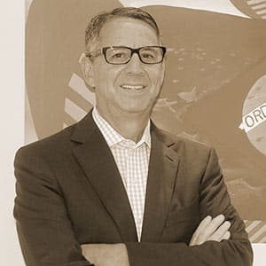 Eloi D'Avila é o fundador da Flytour, a empresa líder em emissões de bilhetes aéreos na América Latina e a maior agência de business travel do Brasil.