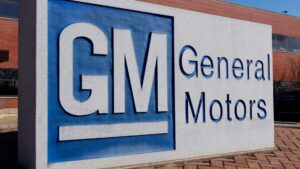 O problema de falta de chips é global em razão da suspensão de pedidos das montadoras no meio da pandemia em 2020.