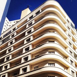 O Retrofit é uma tendência a ser seguida e deverá passar a fazer parte, principalmente, nos edifícios de luxo localizados a Beira Mar, onde praticamente não há mais terrenos para novas incorporações.