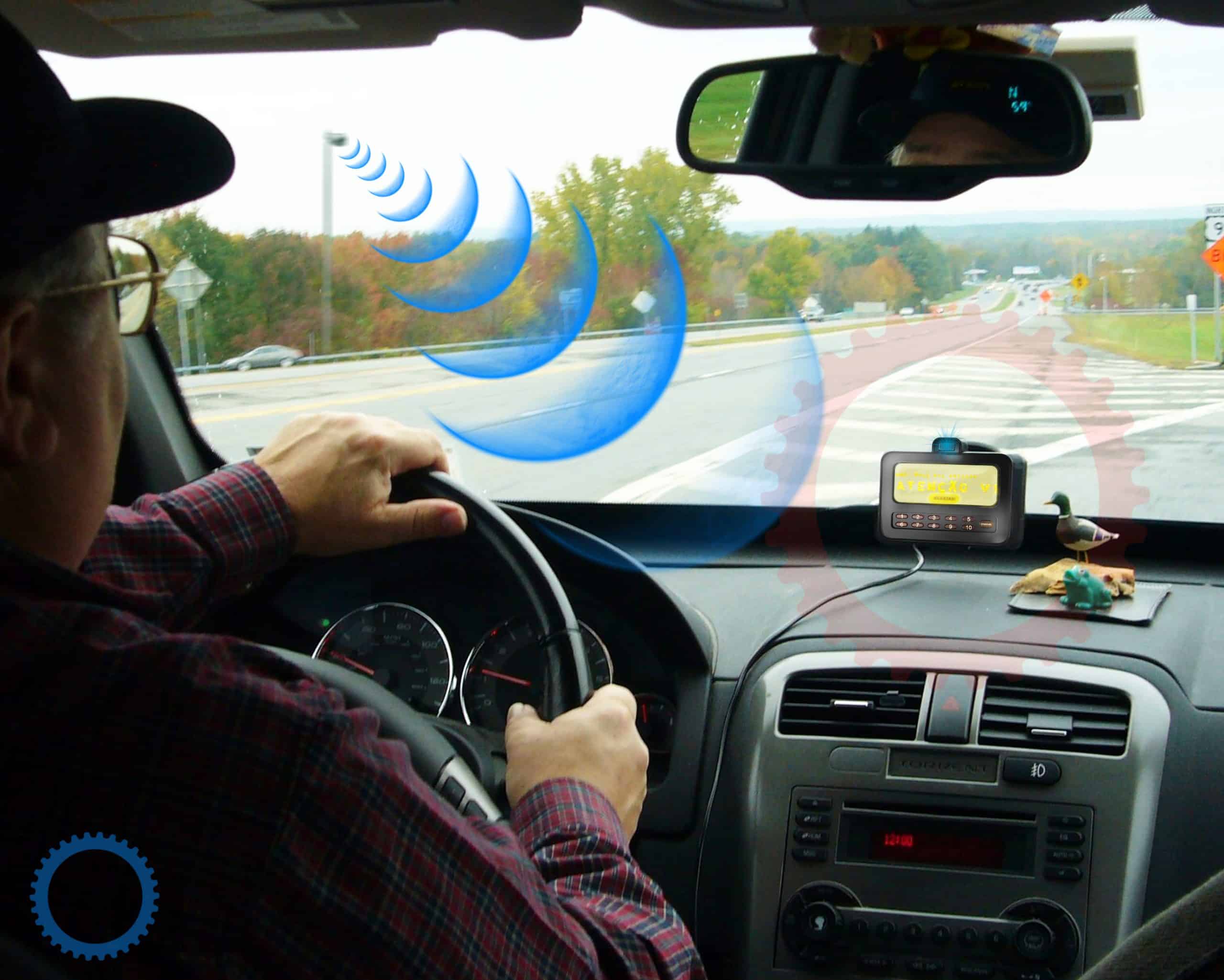 O dispositivo também facilita o rápido intercâmbio de informações entre motoristas, que poderão alertar uns aos outros sobre problemas identificados nas rodovias, como acidentes e animais à frente, incêndios, neblina, etc.