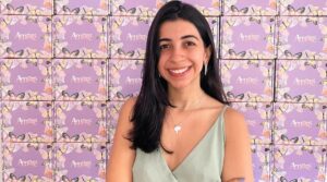 O negócio superou as expectativas e atualmente Jennifer administra a Amaré Acessórios, e-commerce que cresceu 300% em 2020 e fechou o ano com faturamento de R$ 1 milhão.(Foto: Pequenas Empresas & Grandes Negócios)