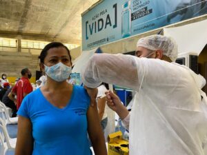 Quase 12 mil industriários foram vacinados nestas duas instalações do SESI-RN desde 11 de junho. Foram 10.313 colaboradores das empresas do setor industrial de Natal que receberam os imunizantes e 1.637 em Mossoró, que totalizam 11.950 industriários vacinados. (Foto: divulgação)