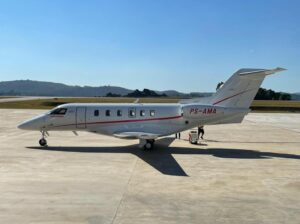 O Pilatus C-24, primeiro avião de propriedade compartilhada operado pela Amaro Aviation, após pousar no São Paulo Catarina (Gianfranco Beting/Divulgação)