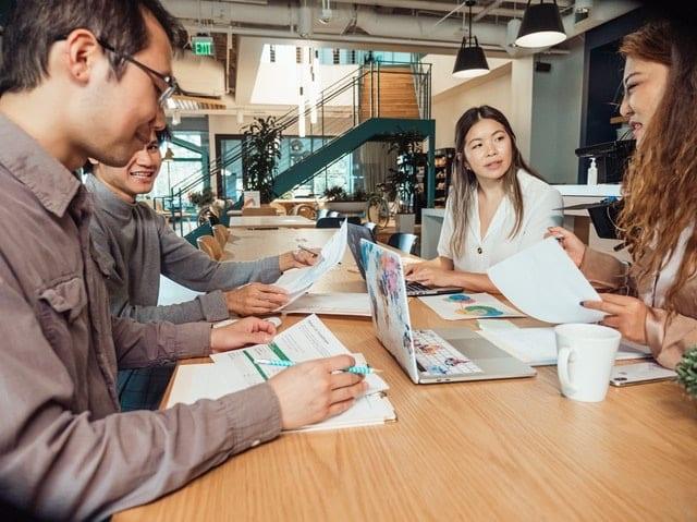 China divulga baixa significativa no déficit comercial de serviços