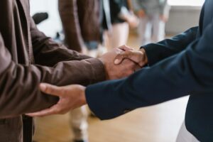 O programa oferece capital de giro e investimento para micro e pequenos empreendedores, com financiamentos que vão de R$ 100 a R$ 21 mil, e contempla empreendedores individuais ou em grupo que atuam, por exemplo, nos segmentos da indústria, do comércio e dos serviços. 
