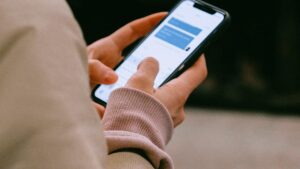 Habilitar o comércio digital com mensagens instantâneas é uma aposta de empresas de todos os setores a levarem os clientes a jornadas de conversação baseadas em IA em aplicativos de mensagens, marketing, comércio e fluxos de trabalho de suporte. (