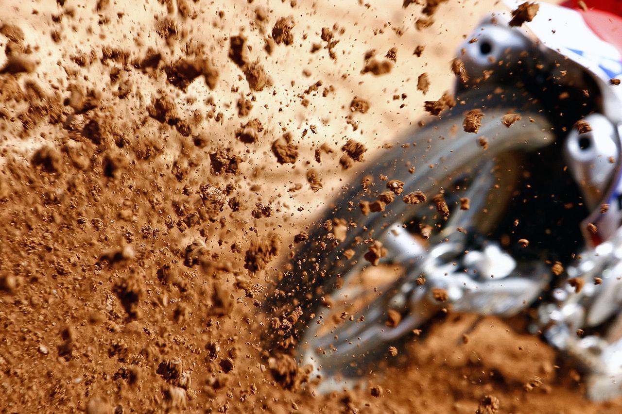 Segundo os organizadores, o evento mobiliza quase dois mil participantes, entre pilotos, navegadores, mecânicos e equipes de apoio, durante os 10 dias de duração.