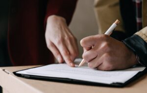 Foram 28 votos favoráveis e 18 contrários.