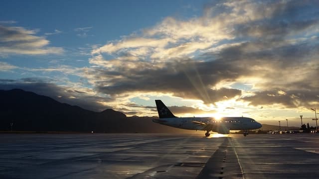 Em um ambiente neutro e sob regras de governança, os integrantes promoverão encontros periódicos para discutir a regulação da infraestrutura aeroportuária do país e, com isso, fomentar as melhorias regulatórias necessárias ao desenvolvimento do setor.