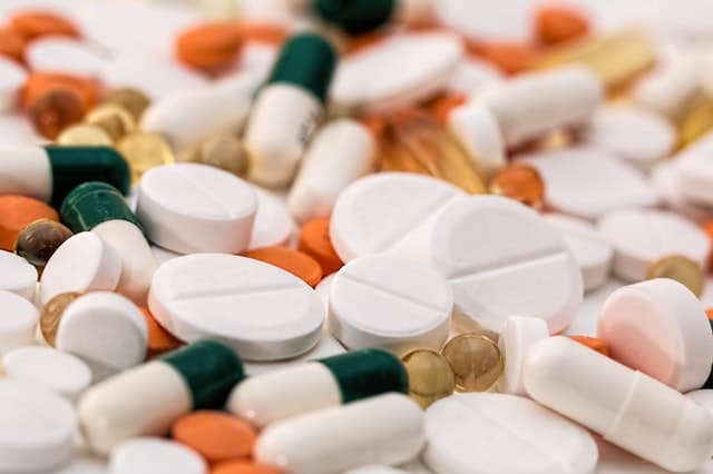 O pedido apresentado inicialmente englobava cerca de 90 produtos – como cadeiras de rodas, computadores adaptados, impressoras de braille e software de conversão de voz, bengalas, óculos com lentes corretivas, escova de dente elétrica, mouse controlado pelo movimento dos lábios, entre outros equipamentos e dispositivos.