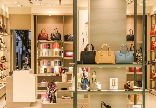 Segundo a ALSHOP, a energia elétrica representa cerca de 30 a 40% dos custos condominiais, sendo que o ar condicionado chega a 60% desse valor. A preocupação maior para os lojistas é ter que repassar os novos valores para o consumidor final.