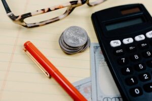 As simulações e adesões aos editais e pagamentos das parcelas são feitas de forma 100% digital, por meio dos portais Regularize da PGFN e pelo E-cac da Receita Federal.