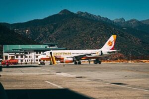 Com a investida, os Correios pretendem ampliar o rol de prestadores de serviços no transporte aéreo e, assim, aumentar a capacidade atual da empresa nesse modal em pelo menos 50%, nos próximos 12 meses.