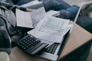 Conhecida como emenda do comércio eletrônico, a Emenda 87 determinou que, quando o comprador do bem ou tomador do serviço não for contribuinte do ICMS