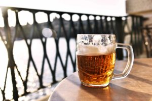 O Censo de Cervejarias Independentes mostra que esse segmento, além da expansão, também está completamente adaptado com a digitalização dos negócios. Foto de Sonja Maric no Pexels