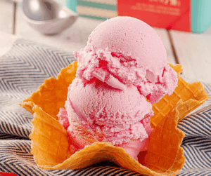 Sorvete da Pardar servida na casquinha.