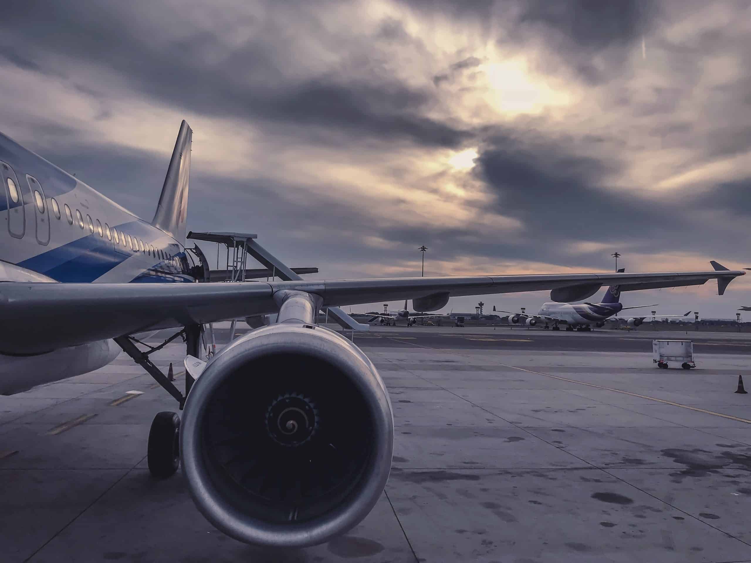 Segundo o relatório, a demanda continuou bem acima dos níveis pré-crise. Foto de Ahmed Muntasir no Pexels
