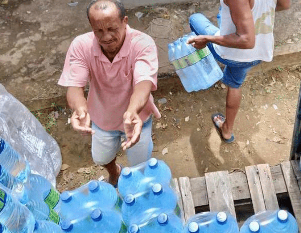 Grupo Edson Queiroz doa mais de 55 mil litros de água mineral para vítimas das chuvas