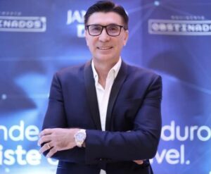 Janguiê Diniz lista da Forbes, mestre e doutor em Direito e fundador do grupo Ser Educacional