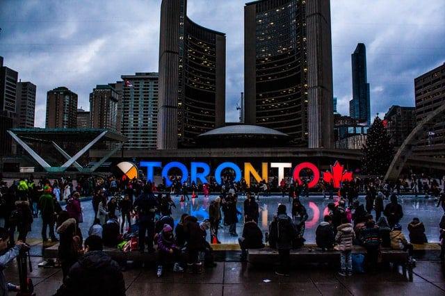 Intercâmbio: Canadá escolhido como favorito dos brasileiros. Imagem do Centro de Toronto.