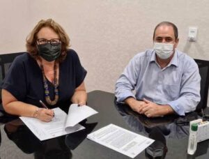 O Superintendente do SESI e Diretor SENAI Ceará Paulo André Holanda se reuniu com a Diretora do Grupo Mulheres do Brasil Annette de Castro