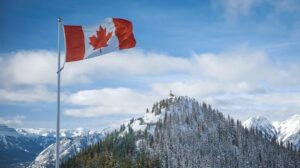 A economia do Canadá enfrentou desafios em sua trajetória de crescimento, com números recentes mostrando uma desaceleração no mês de julho e um leve avanço em agosto.