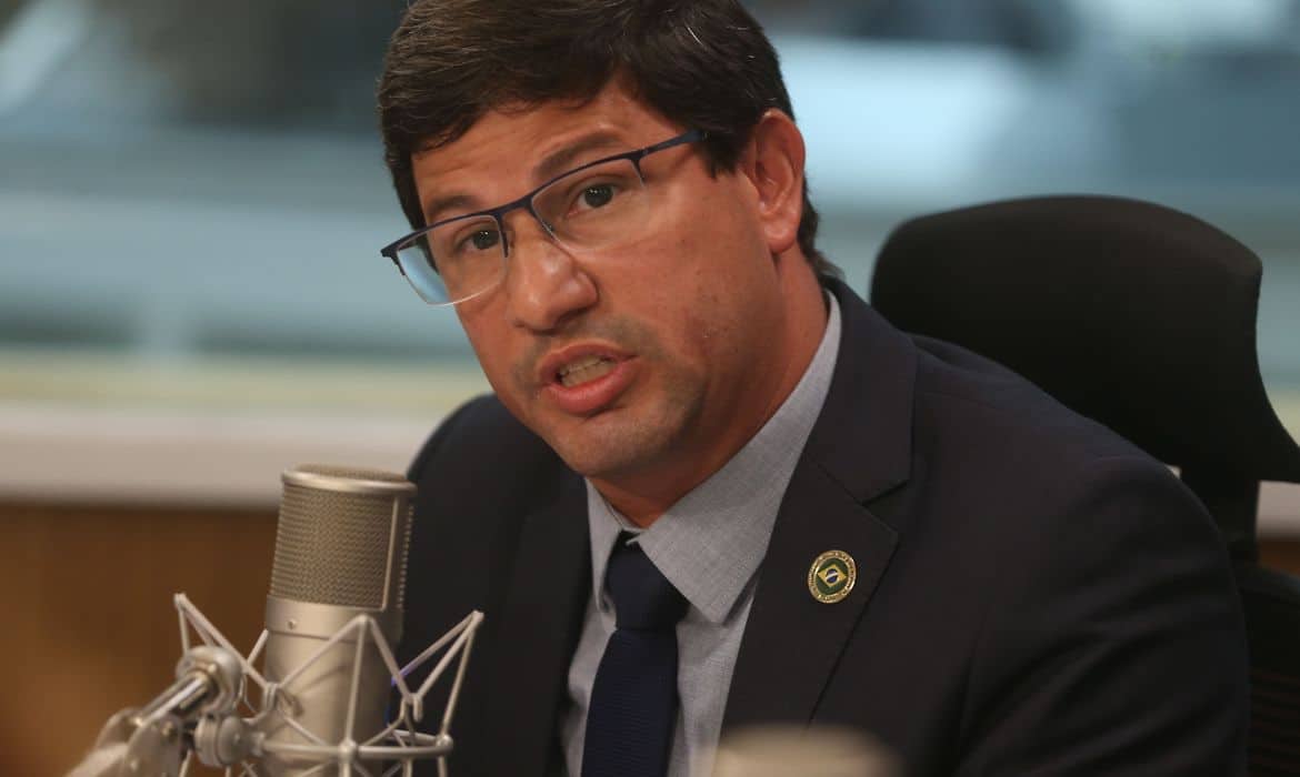 Ministro do Turismo, Carlos Brito