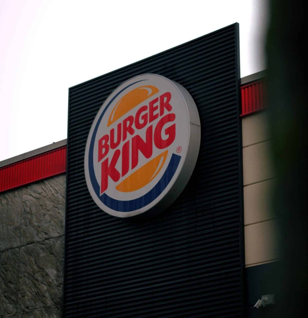 Fachada de uma das lojas do Burger King pelo mundo.