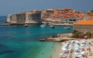 A foto mostra o litoral da Croácia no verão da Europa.