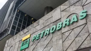 acionistas minoritários da Petrobras indicam candidatos aos Conselhos.