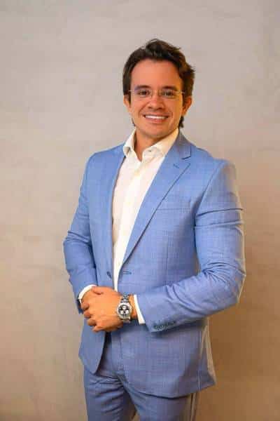 Advogado Rafael Albuquerque explicando a importância do planejamento sucessório para reduzir custos e proteger o patrimônio familiar.