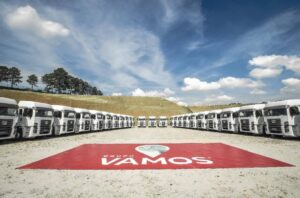 novos equipamentos expostos no pátio do Grupo Vamos