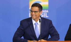 O presidente do Banco Central, Roberto Campos Neto, discute o futuro do mercado de cartões e a evolução do real digital, entre outras inovações financeiras.