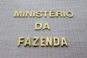 Ministério da Fazenda avalia potencial do PIB brasileiro.