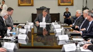 Tarcisio de Freitas ratifica privatização da Sabesp