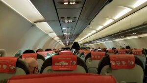 Avião cheio para representar a 123 milhas que é investigada em CPI.