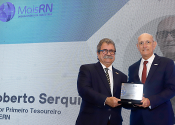 Amaro Sales, presidente do Sistema Fiern, e Roberto Serquiz, diretor tesoureiro e presidente eleito da instituição.