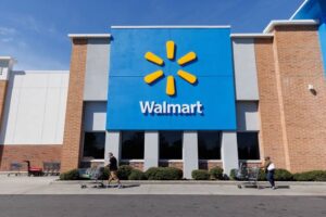 O Walmart está implementando uma série de mudanças em títulos e pacotes de remuneração para seus funcionários corporativos nos próximos meses.