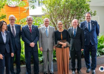 O presidente da República em exercício, Geraldo Alckmin, o presidente do Ibama, Rodrigo Agostinho, a ministra do Meio Ambiente e Mudança do Clima (MMA), Marina Silva, o ministro da Fazenda em exercício, Dario Durigan, e o presidente do Banco Nacional de Desenvolvimento Econômico e Social (BNDES), Aloizio Mercadante, participaram da solenidade de abertura.