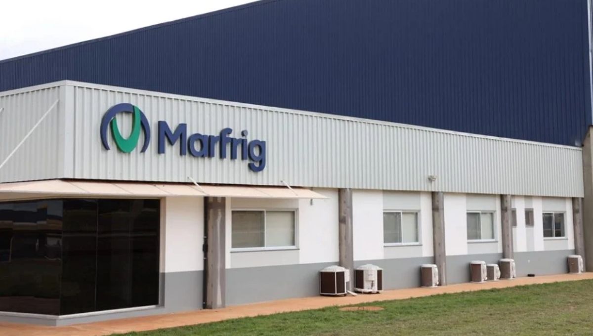 Fachada de unidade da Marfrig após ampliar participação na BRF para 35,7%
