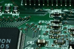 A Samsung Electronics produz cerca de 40% de seus chips NAND flash em sua fábrica em Xi'an, China, enquanto a SK Hynix produz cerca de 40% de seus chips DRAM em Wuxi e 20% de seus chips NAND flash em Dalian.