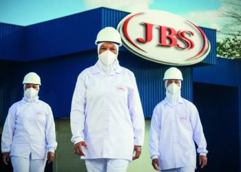 JBS comprará unidade de suínos da Cooperativa Languiru por R$ 80 mi e investirá R$ 120 mi em reestruturação, visando retomada em março.