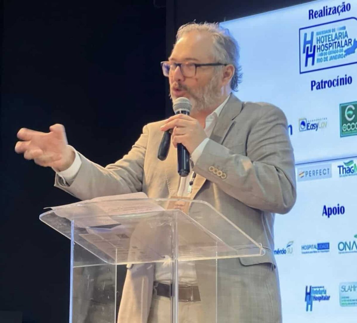 Prática operacional no contexto de hotelaria e Facilities em Saúde.